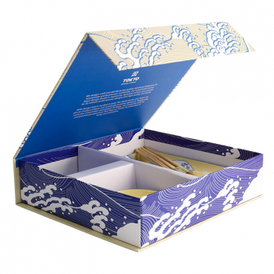 4 Stück mit Essstäbchen Kawaii Hokusai Sushi-Teller-Geschenkset bei Tokyo Design Studio (Bild 1 von 6)