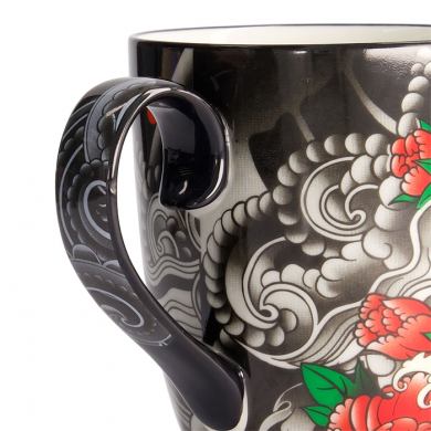 Yakuza Carp Tasse in Geschenkbox Tasse bei Tokyo Design Studio (Bild 4 von 6)