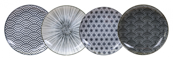 Nippon Black 4 Teller Set bei Tokyo Design Studio (Bild 1 von 6)