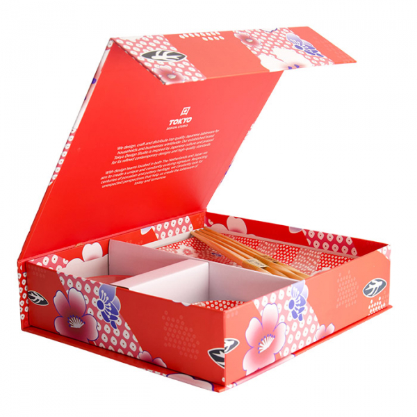 4 Stück mit Essstäbchen Kawaii-Blume Sushi-Teller-Geschenkset bei Tokyo Design Studio (Bild 1 von 5)