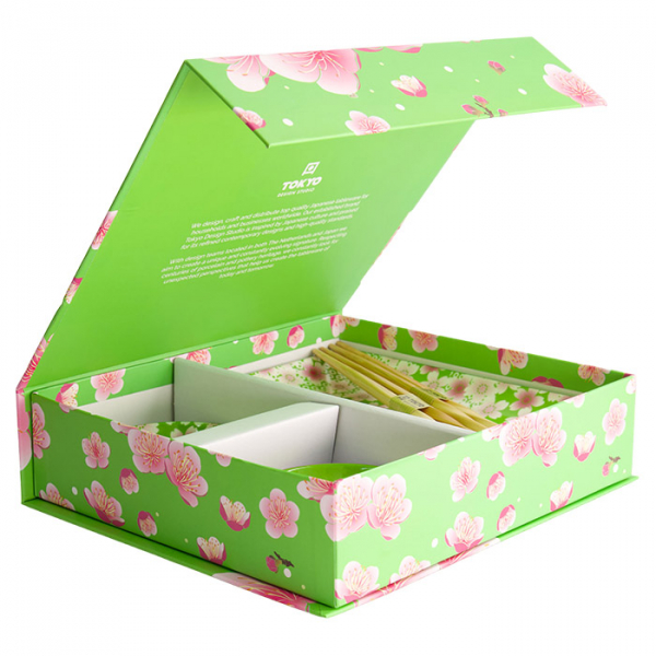 4 Stück mit Essstäbchen Kawaii-Blume Sushi-Teller-Geschenkset bei Tokyo Design Studio (Bild 1 von 5)