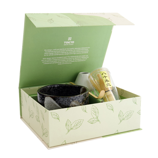 hellblau/grau Matcha Schale Geschenkset  bei Tokyo Design Studio (Bild 1 von 2)