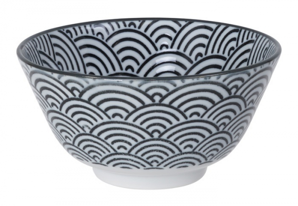 Nippon Black Schale bei Tokyo Design Studio (Bild 5 von 6)