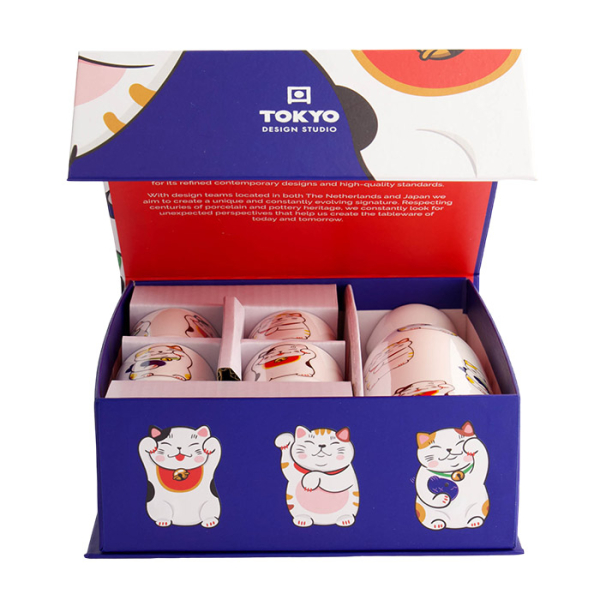 1:4 220/50 ml Kawaii Glückliche Katze Sake Set bei Tokyo Design Studio (Bild 3 von 4)
