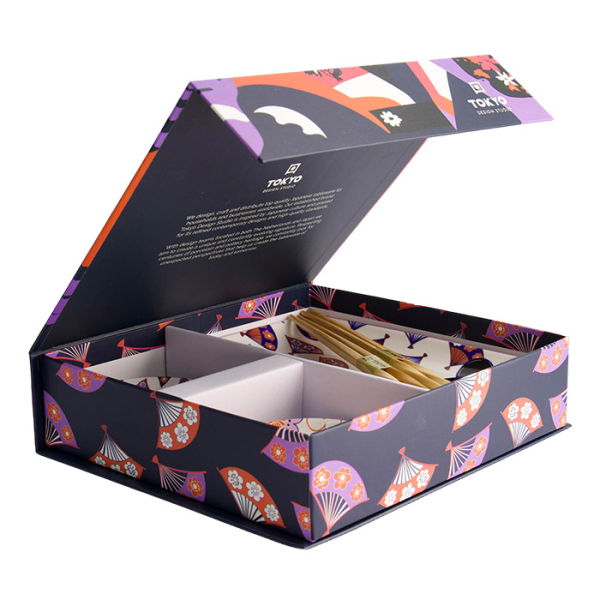 4 Stück mit Essstäbchen Kawaii Maiko Sushi-Teller-Geschenkset bei Tokyo Design Studio (Bild 1 von 6)