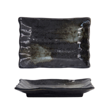 Nippon Blue Teller bei Tokyo Design Studio (Bild 1 von 6)